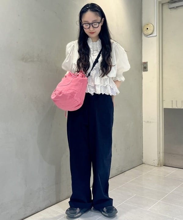 髙田 ユウさんの「BEAMS WOMEN｜ワイド チノ パンツ」を使ったコーディネート