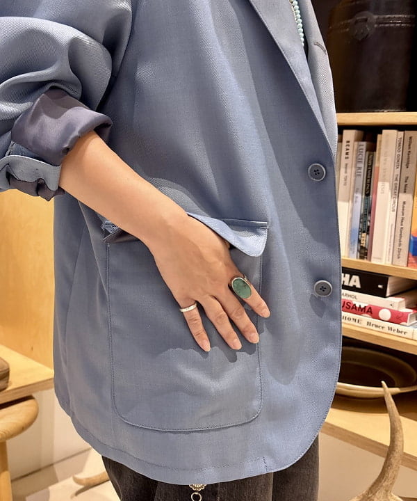 吉野 多恵さんの「BEAMS WOMEN｜ポリエステル ツイル スリーボタン ジャケット」を使ったコーディネート