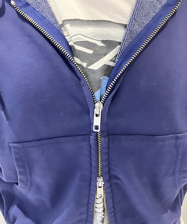 須賀さんの「BEAMS WOMEN｜【別注】PENNEY’S / ベロアパンツ」を使ったコーディネート