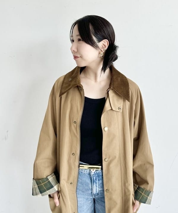 大川 美咲さんの「BEAMS WOMEN｜【別注】BARBOUR / BURGHLEY ロングコート」を使ったコーディネート