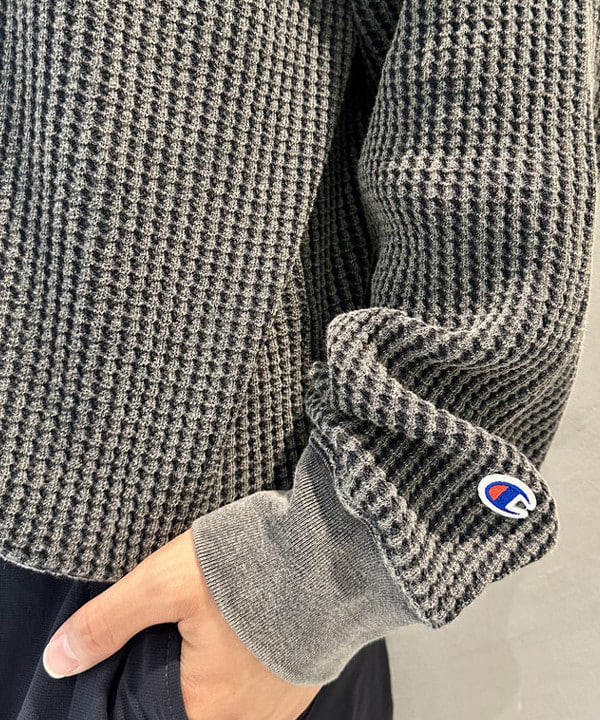 Kellyさんの「BEAMS WOMEN｜【別注】Champion / Big Waffle Long Sleeve Shirt」を使ったコーディネート