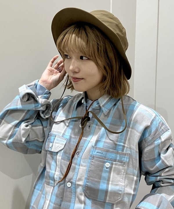 小原 もこさんの「BEAMS WOMEN｜折り畳み バケット ハット」を使ったコーディネート