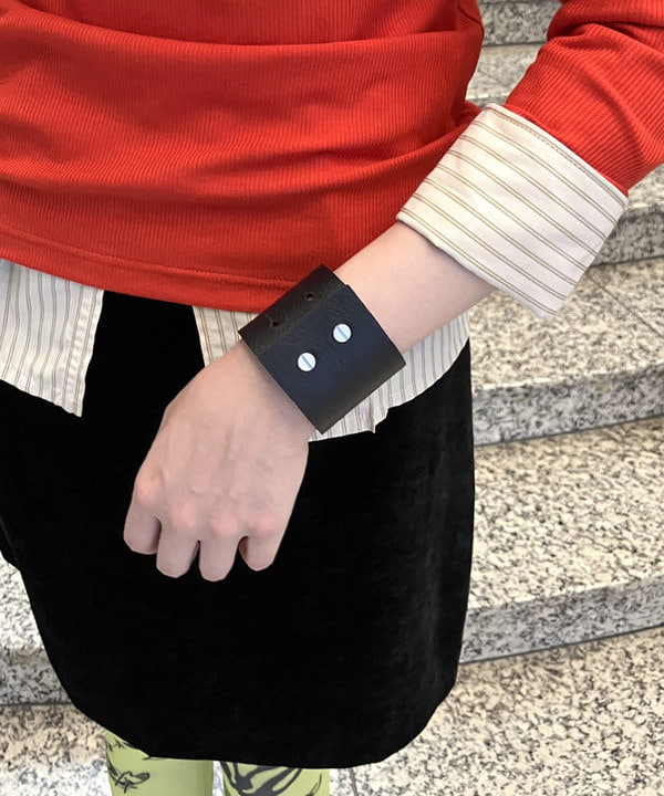 加歩さんの「BEAMS WOMEN｜リブ ギャザー オフショルダー Tシャツ」を使ったコーディネート