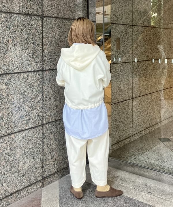 小原 もこさんの「BEAMS WOMEN｜ビッグ ボタンダウン シャツ」を使ったコーディネート