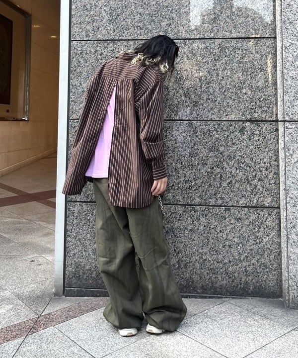 菊田 悠さんの「BEAMS WOMEN｜ワイドフィット バックジップ シャツ」を使ったコーディネート