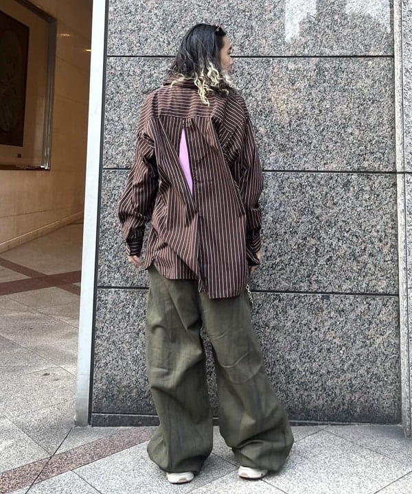 菊田 悠さんの「BEAMS WOMEN｜ワイドフィット バックジップ シャツ」を使ったコーディネート