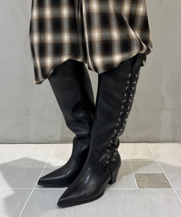 江口 息吹さんの「BEAMS WOMEN｜オンブレチェック ビッグ シャツ」を使ったコーディネート