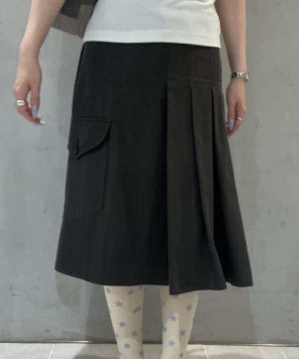 rinnaさんの「BEAMS WOMEN｜HAVERSACK / ツイル ブラック スカート」を使ったコーディネート