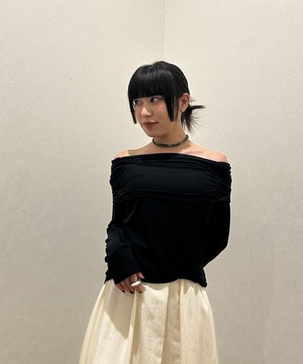 大槻 まひろさんの「BEAMS WOMEN｜ドライギャバジン ６ボタン ダブルジャケット」を使ったコーディネート