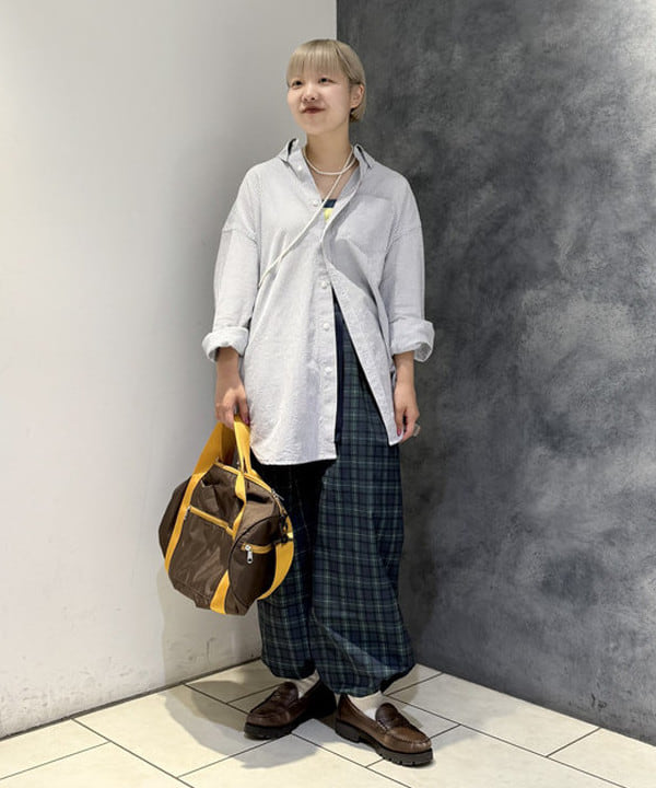 yokoyama shionさんの「BEAMS WOMEN｜ビッグ ボタンダウン シャツ」を使ったコーディネート