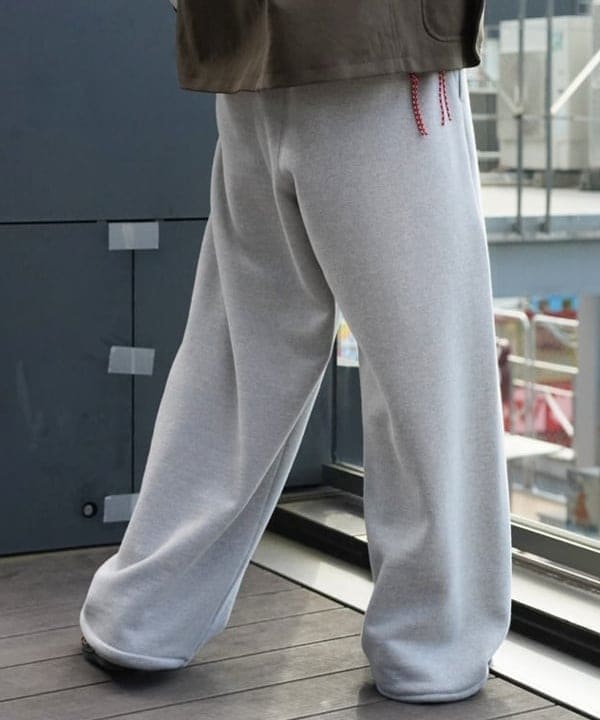 SUDOさんの「BEAMS WOMEN｜【別注】SUBU / フェイク ヌバック サンダル」を使ったコーディネート