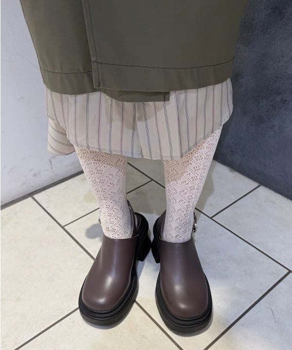 庭野 優紀さんの「BEAMS WOMEN｜YAHKI / YH-740 HAND BAG」を使ったコーディネート