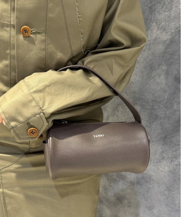 庭野 優紀さんの「BEAMS WOMEN｜YAHKI / YH-740 HAND BAG」を使ったコーディネート