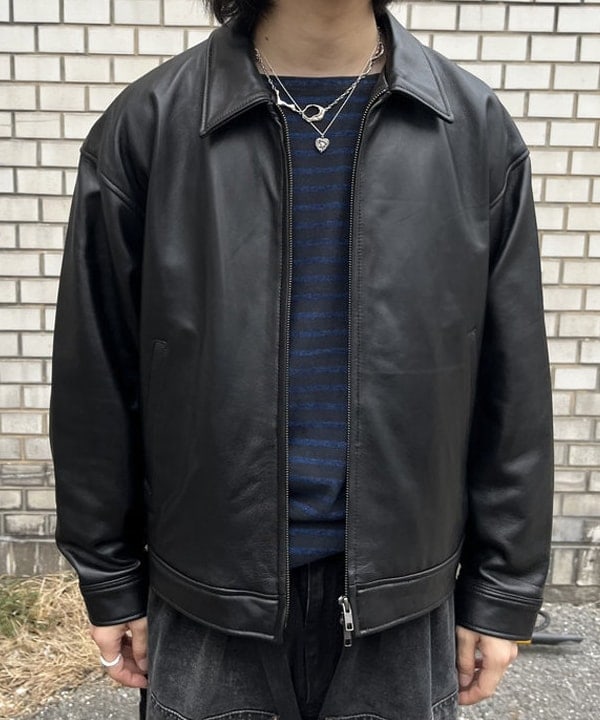 久保田 耀さんの「ワイドフィット レザー ジップブルゾン」を使ったコーディネート