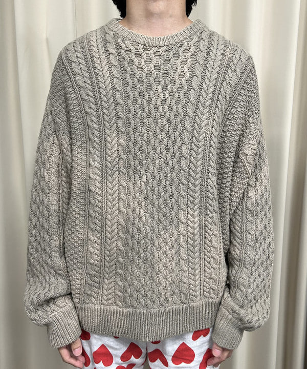 及川 晃さんの「BEAMS WOMEN｜ワイドショートフィット アランニット」を使ったコーディネート