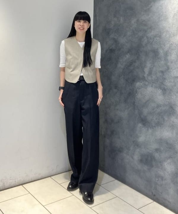 OSUMIさんの「BEAMS WOMEN｜【別注】スタイリスト佐藤佳菜子 × SLOANE / クルーネック リブTシャツ」を使ったコーディネート