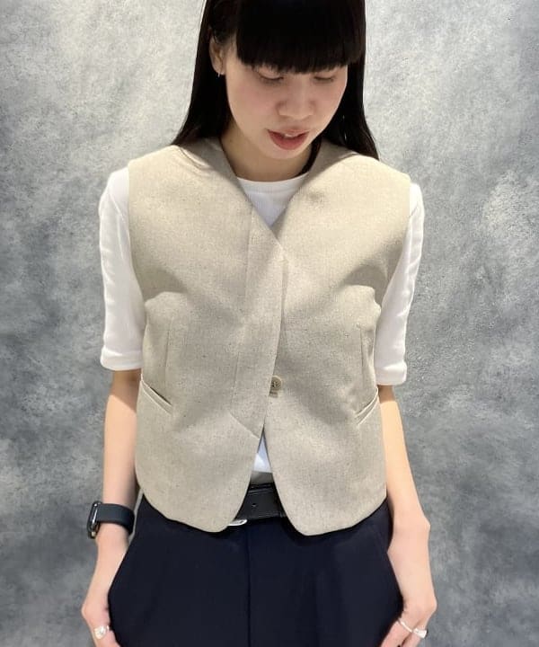 OSUMIさんの「BEAMS WOMEN｜【別注】スタイリスト佐藤佳菜子 × SLOANE / クルーネック リブTシャツ」を使ったコーディネート