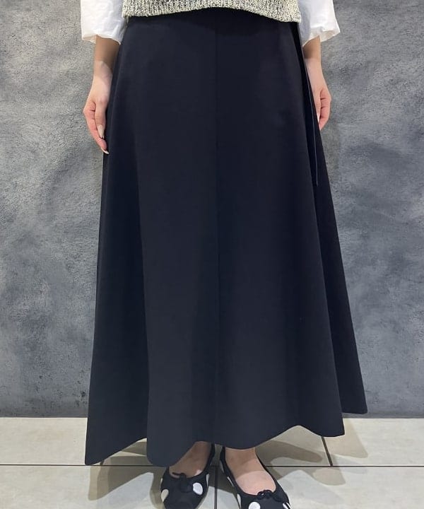 菜月さんの「BEAMS WOMEN｜バックオープン コットンブラウス」を使ったコーディネート