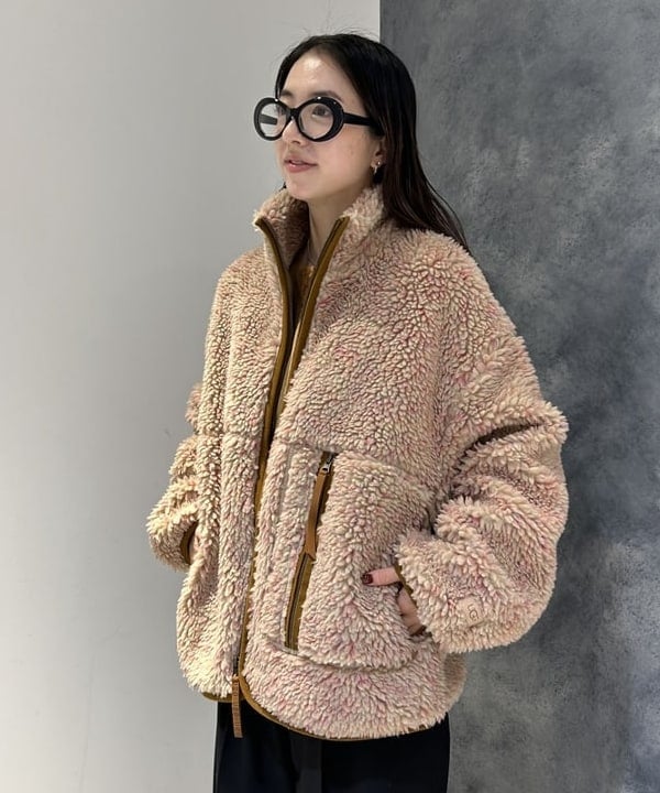 ササキさんの「BEAMS WOMEN｜UGG(R) for Ray BEAMS / MARLENE CONFETTI JACKET」を使ったコーディネート