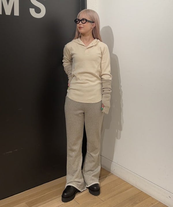 ando naoさんの「BEAMS WOMEN｜maturely / グリッター ジッパー パンツ」を使ったコーディネート