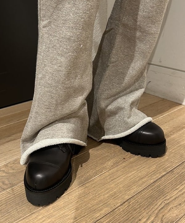 ando naoさんの「BEAMS WOMEN｜maturely / グリッター ジッパー パンツ」を使ったコーディネート