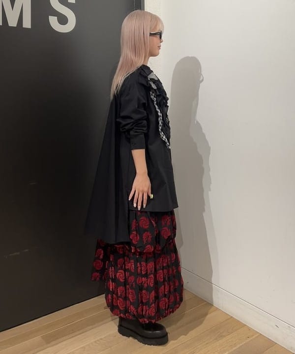 ando naoさんの「BEAMS WOMEN｜blicenscell / ビジュー バッグ」を使ったコーディネート
