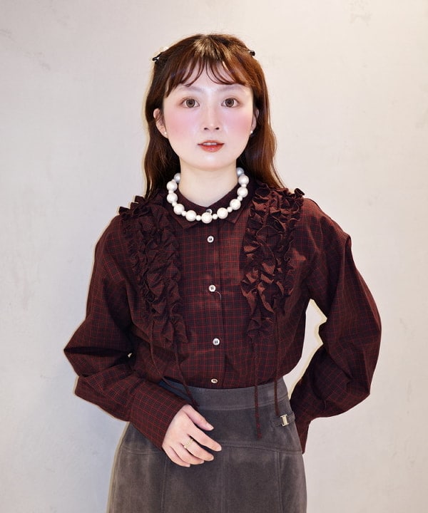 Joさんの「BEAMS WOMEN｜チェック フリル ブレード シャツ」を使ったコーディネート