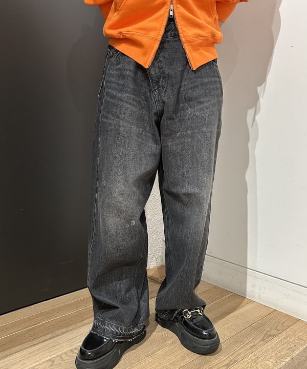 ando naoさんの「BEAMS WOMEN｜【別注】Lee &times; maturely / デニム アシメ パンツ」を使ったコーディネート