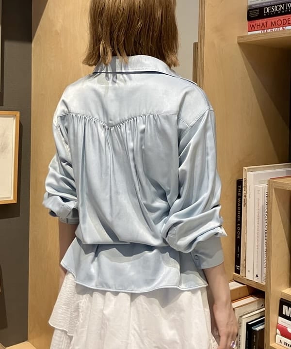 小原 もこさんの「BEAMS WOMEN｜ARROW NOVELTY / コンチョ ベルト 22FW」を使ったコーディネート