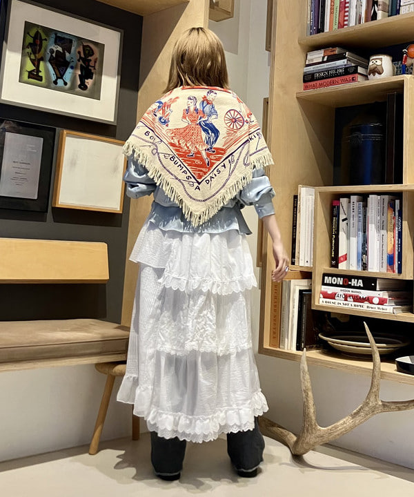 小原 もこさんの「BEAMS WOMEN｜ARROW NOVELTY / コンチョ ベルト 22FW」を使ったコーディネート