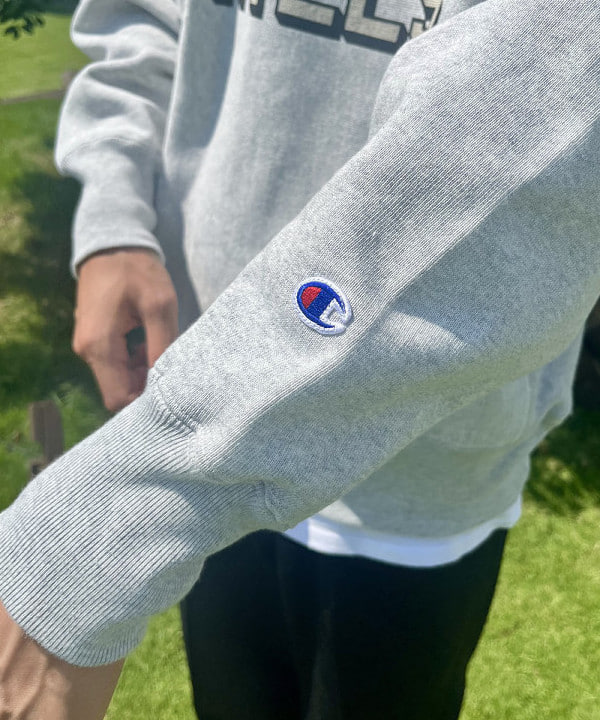 高遠 恒巳さんの「BEAMS WOMEN｜【別注】Champion / シティ クルー スウェット」を使ったコーディネート