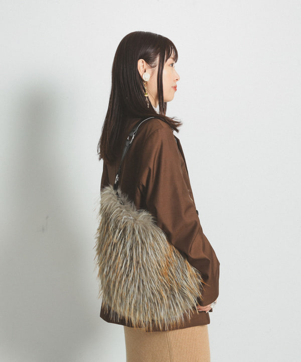 カタヤマ アヤさんの「BEAMS WOMEN｜4ボタン ダブル テーラード ジャケット」を使ったコーディネート