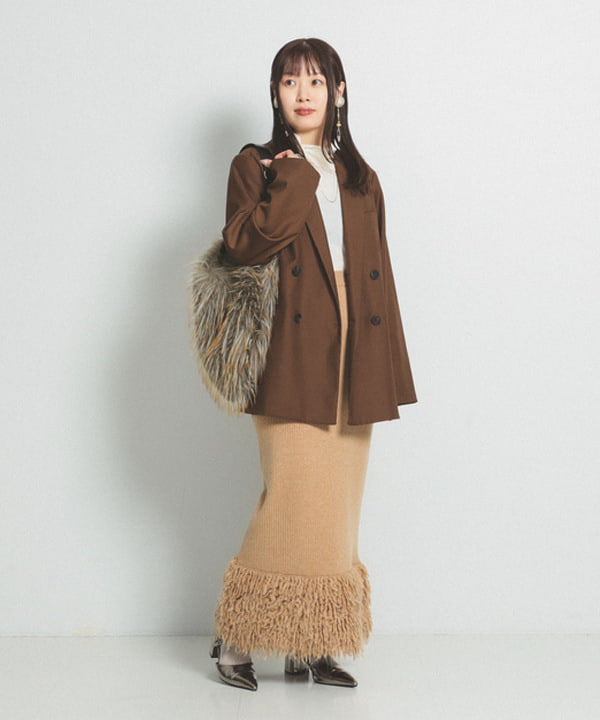 カタヤマ アヤさんの「BEAMS WOMEN｜4ボタン ダブル テーラード ジャケット」を使ったコーディネート