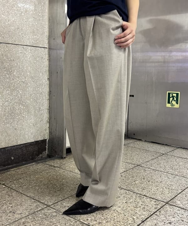 野村 美紅さんの「BEAMS WOMEN｜シルク ノースリーブ トップス」を使ったコーディネート