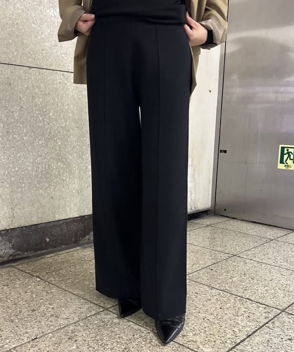 野村 美紅さんの「BEAMS WOMEN｜ポリエステル ウール ラペルレス ジャケット」を使ったコーディネート