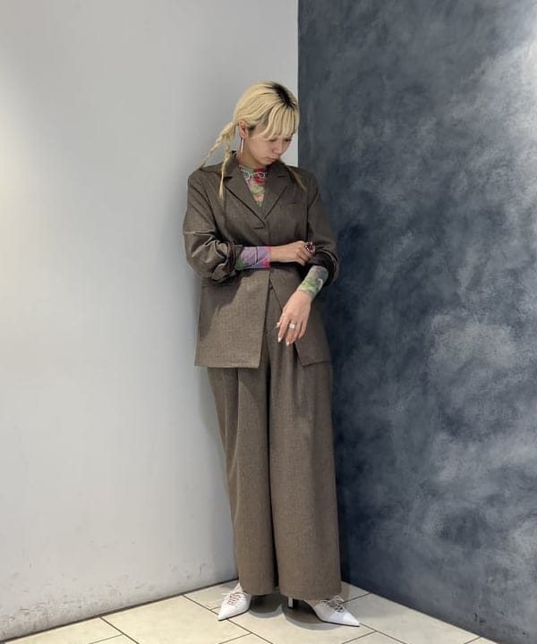 シマダリツコさんの「BEAMS WOMEN｜RBS / ヘリンボーン 2ボタン ジャケット」を使ったコーディネート