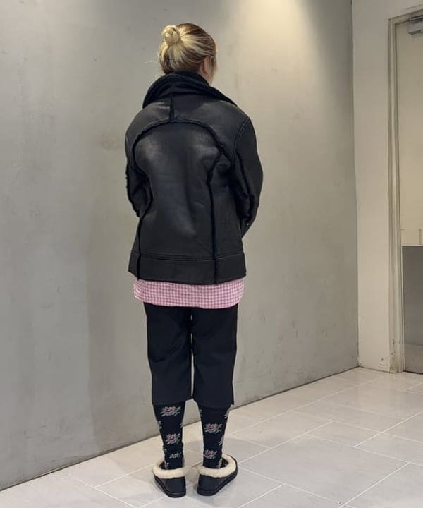 大石彩可さんの「BEAMS WOMEN｜UGG(R) for Ray BEAMS / THAYDEN LUXEFLUFF JACKET」を使ったコーディネート