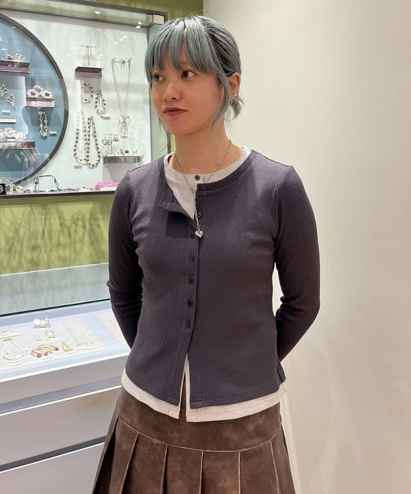 ゆいさんの「BEAMS WOMEN｜フェイクレザー プリーツ ミニ スカート」を使ったコーディネート