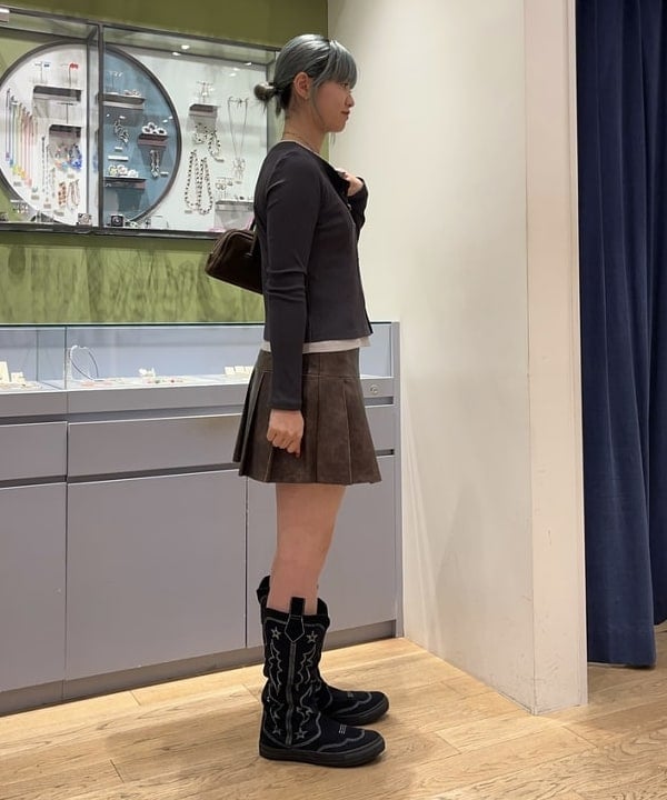 ゆいさんの「BEAMS WOMEN｜フェイクレザー プリーツ ミニ スカート」を使ったコーディネート