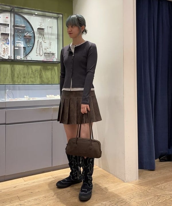 ゆいさんの「BEAMS WOMEN｜フェイクレザー プリーツ ミニ スカート」を使ったコーディネート