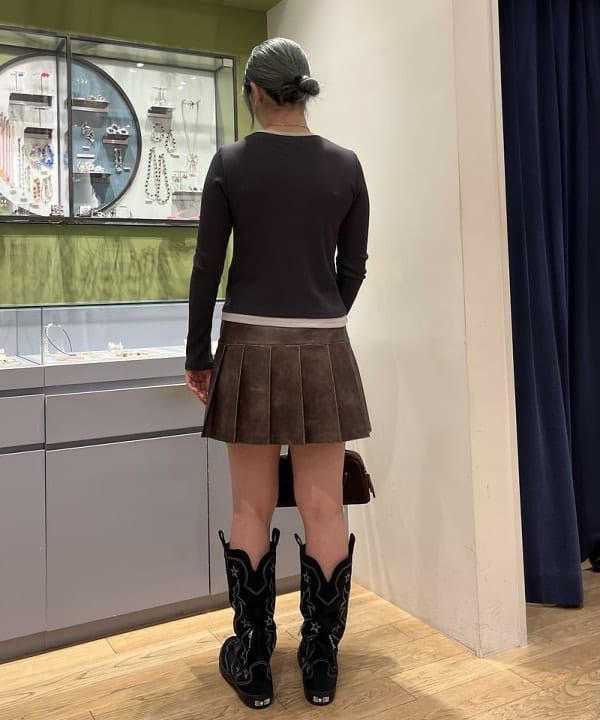 ゆいさんの「BEAMS WOMEN｜フェイクレザー プリーツ ミニ スカート」を使ったコーディネート