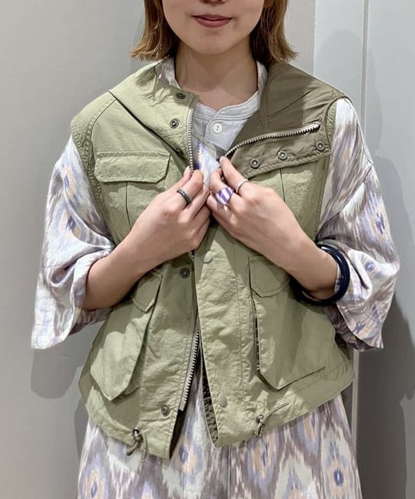 小原 もこさんの「BEAMS WOMEN｜BUZZ RICKSON'S × BEAMS BOY / チノパンツ」を使ったコーディネート