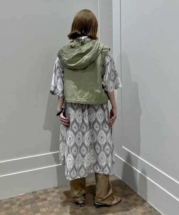 小原 もこさんの「BEAMS WOMEN｜BUZZ RICKSON'S × BEAMS BOY / チノパンツ」を使ったコーディネート