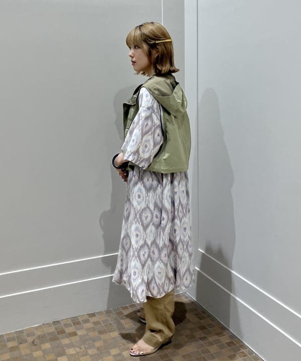 小原 もこさんの「BEAMS WOMEN｜BUZZ RICKSON'S × BEAMS BOY / チノパンツ」を使ったコーディネート