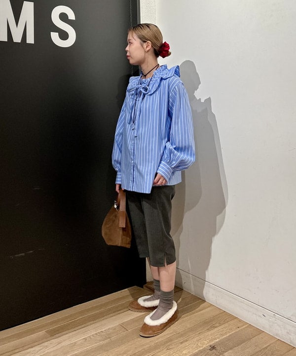 早川 萌子さんの「BEAMS WOMEN｜フリルカラー リボン ブラウス」を使ったコーディネート