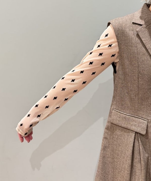 YABUさんの「BEAMS WOMEN｜フロッキー プリント シアー ラウンドネック トップス」を使ったコーディネート