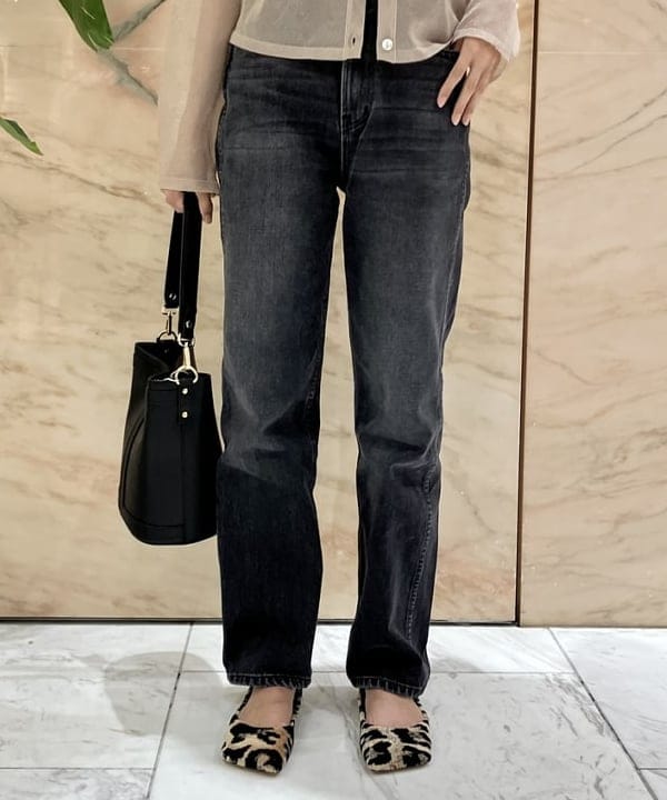 茂野 真楓さんの「BEAMS WOMEN｜BAUM UND PFERDGARTEN / グリッター ニットカーディガン」を使ったコーディネート