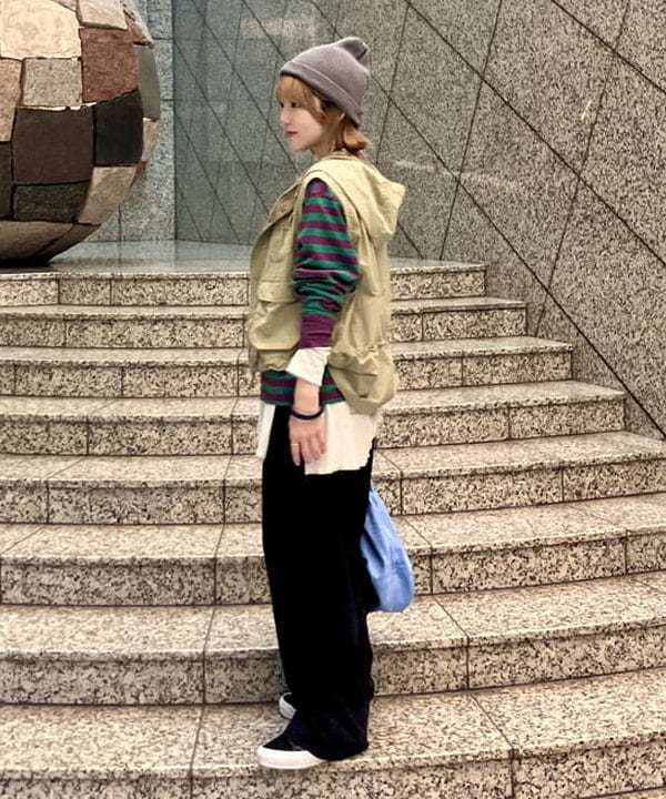 小原 もこさんの「BEAMS WOMEN｜マウンテン パーカー ベスト」を使ったコーディネート