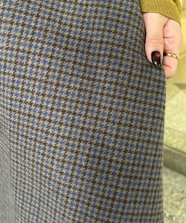 大槻 まひろさんの「BEAMS WOMEN｜AK+1 / ウール チェック フレアスカート」を使ったコーディネート