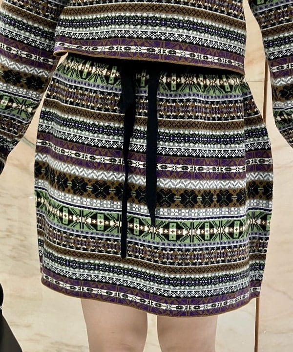 茂野 真楓さんの「BEAMS WOMEN｜INSCRIRE / フェアアイル ポロ ニット」を使ったコーディネート